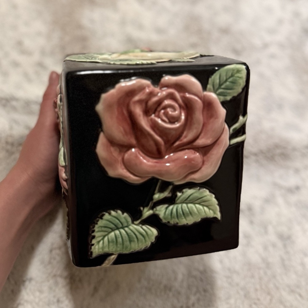 Fitz And Floyd 1987 Ceramic Black Rose Tissue Box Cover  RARE